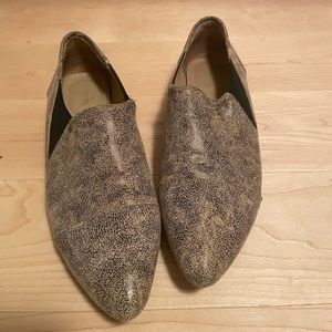 Poppy Barley Slip on Oxford in Volcano Sand